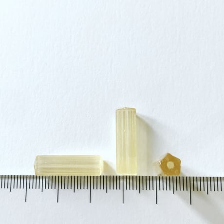 ペンタゴンチューブビーズ 20mm (FJ86 イエロー)