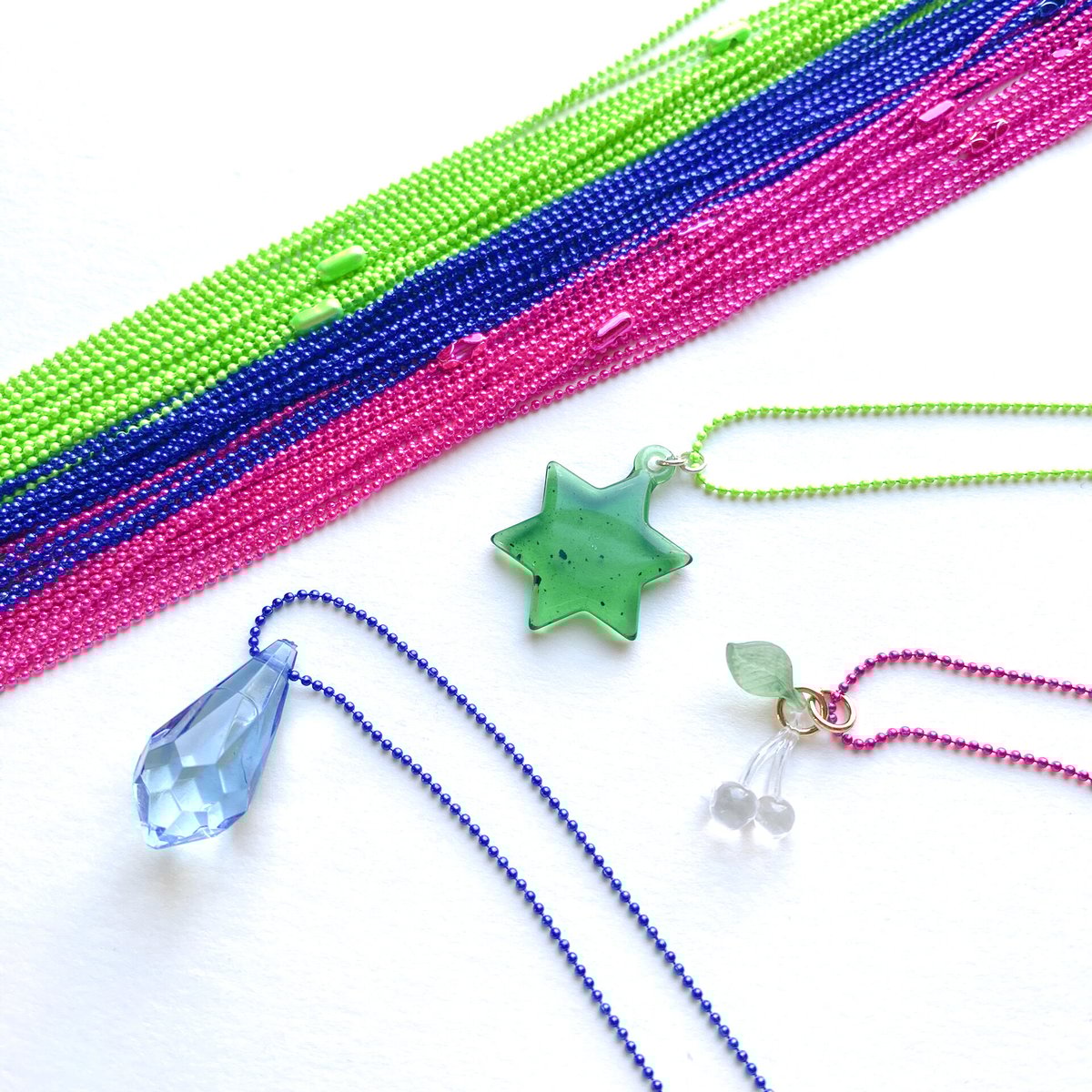 極細カラーボールチェーンネックレス（メタルピンク）【60cm】 | idola