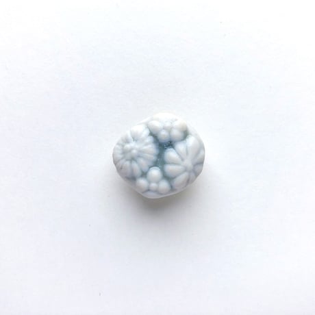 ののむらみなみ　陶器ボタン（花づくし・白）
