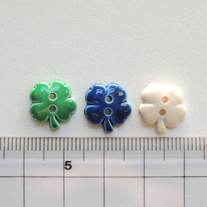 クローバーボタン (JB736215 12mm グリーン) | idola