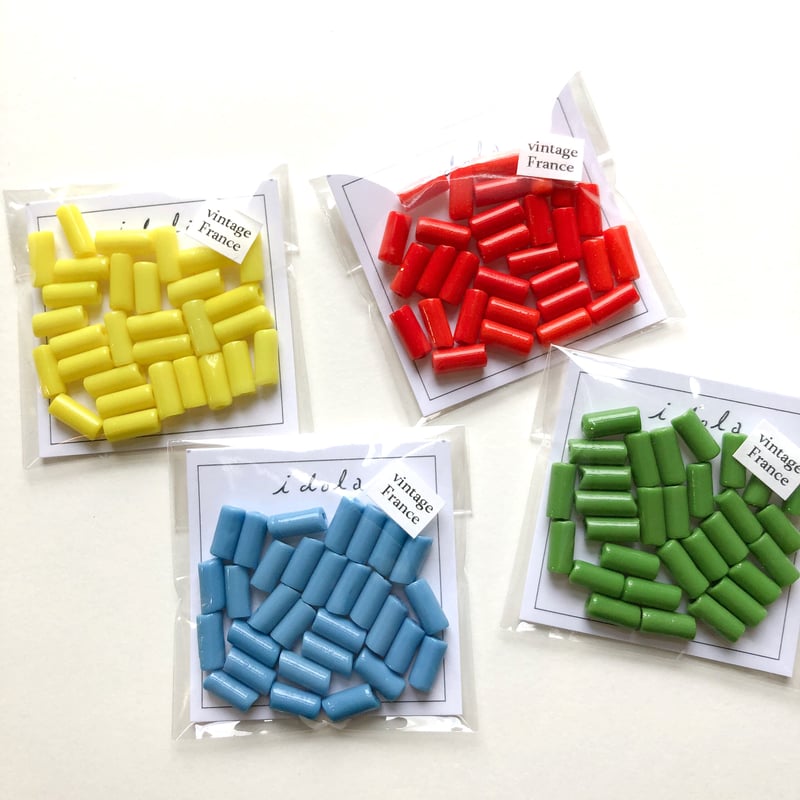 チューブビーズ （JFF303 グリーン size:約Φ3.7mm～4.2mm×9.0mm）