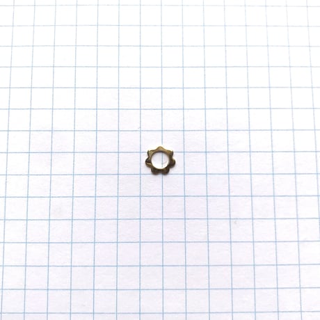 メタルフラワービーズ（FEM019　Φ7mm　ゴールド)【4個】