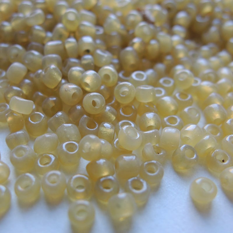 シードビーズ （JFF206 イエロー size外径:約2.1mm) 【4g】 | idola