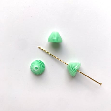 ストライプコーンビーズ（円錐型・約Φ10mm×7mm)