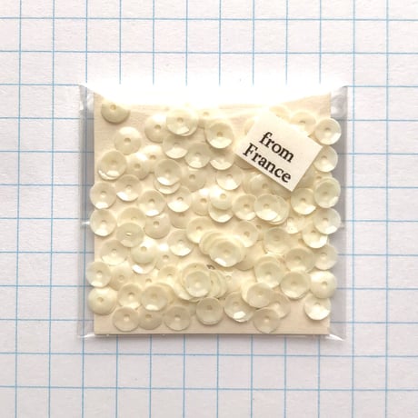スパンコール 亀甲 4mm（FFS287アイボリー）【0.4g】