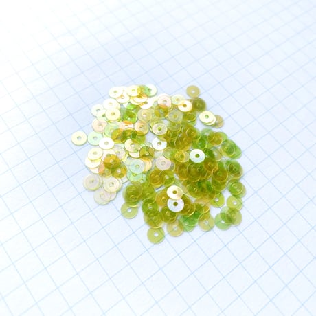 スパンコール 　4mm（coha209　クリアオリーブ）【0.5g】