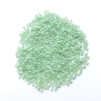 シードビーズ　（JFK041　グリーン　size外径:約1.9mm)    【4g】