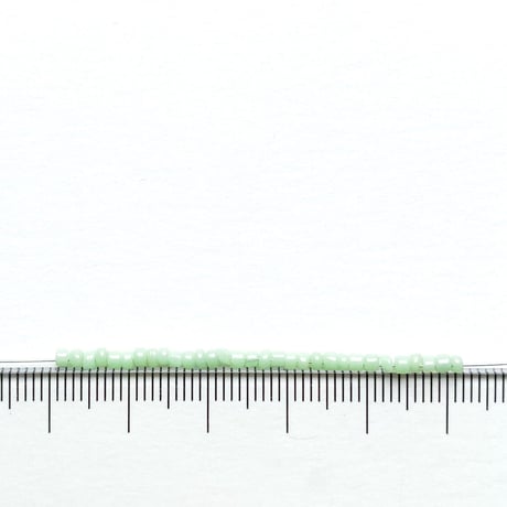 シードビーズ　（JFK022　グリーン　size外径:約2.3mm)    【4g】