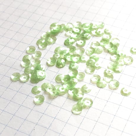 スパンコール 亀甲 4mm（FFS299　ライトグリーン）【0.4g】