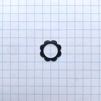 メタルフラワービーズ（FEM017　Φ13mm　ブラック)