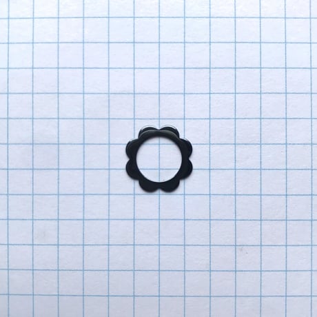メタルフラワービーズ（FEM017　Φ13mm　ブラック)