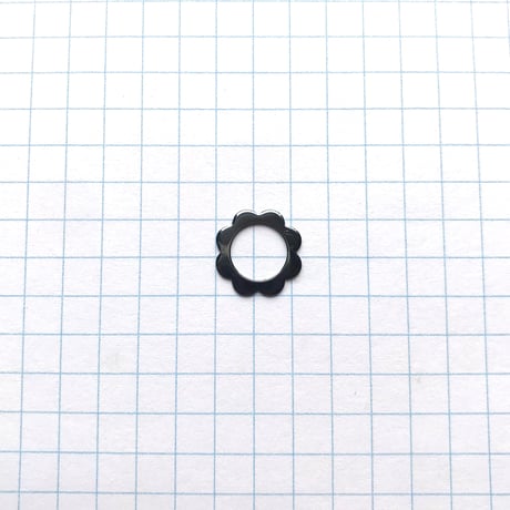 メタルフラワービーズ（FEM018　Φ11mm　ブラック)【2個】