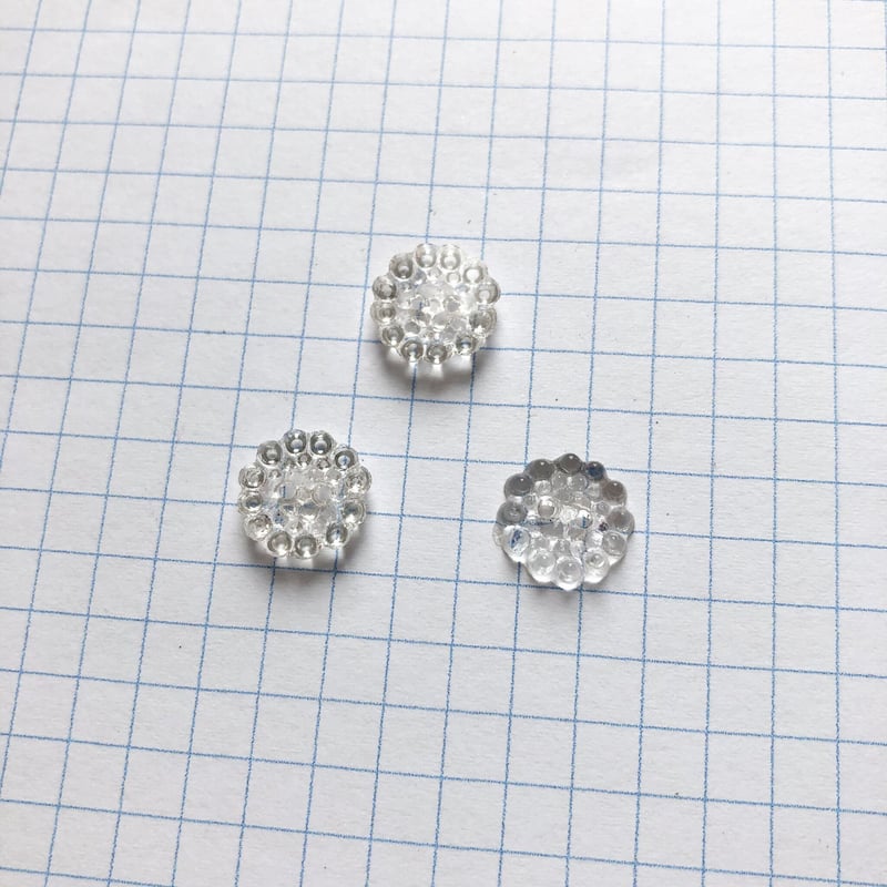 クリアドットガラスボタン 二つ穴 ・SS（Φ10mm×3mm クリア) | idola