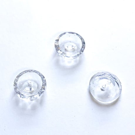 クリアガラスボタン　二つ穴（φ11mm×4mm　クリア）