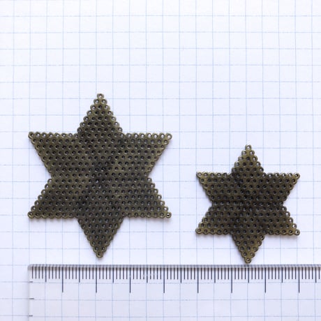 ヴィンテージ　メタル透かしパーツ（六芒星L　Φ50mm　アンティークゴールド)