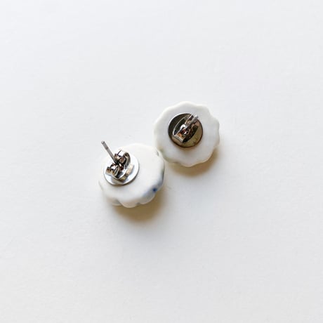 ののむらみなみ　陶器ピアス（ぽんぽん花　浅葱）