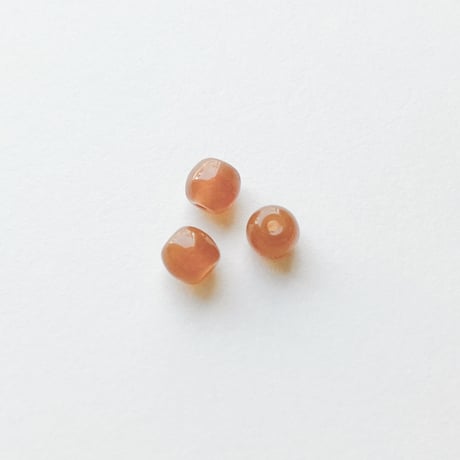 ラウンドビーズ  (FEG1392 ≒Φ4.5mm ベージュ) 【3個セット】