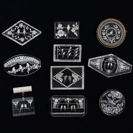 lucite brooch *3