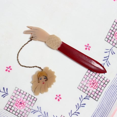 paper knife *flapper girl