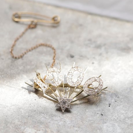 year 1900 diamond brooch
