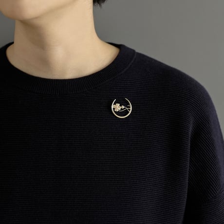 crescent brooch *clover