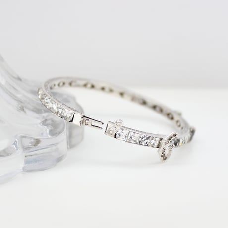 channel set bangle
