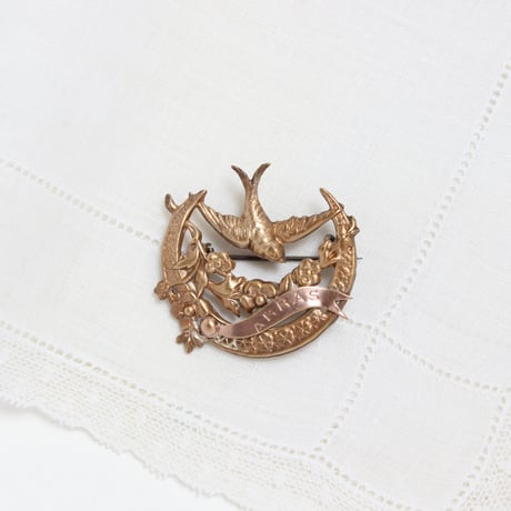 swallow and crescent brooch *arras