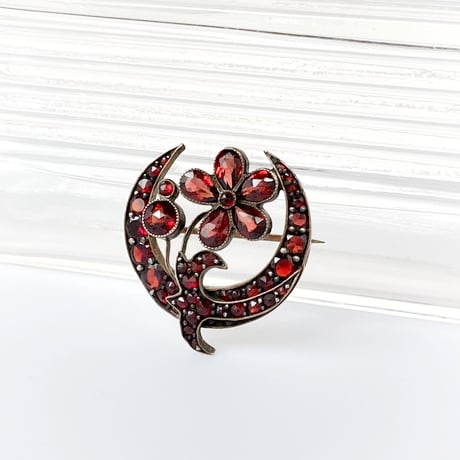garnet brooch *crescent and flower