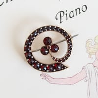 bohemian garnet brooch *clover