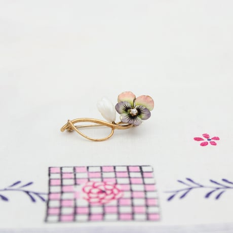 viola brooch *pearl,diamond&enamel