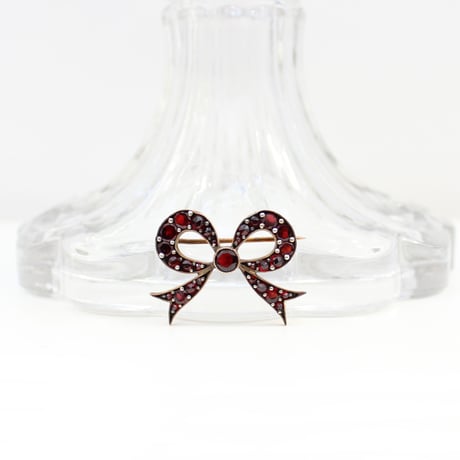 bohemian garnet brooch *bow