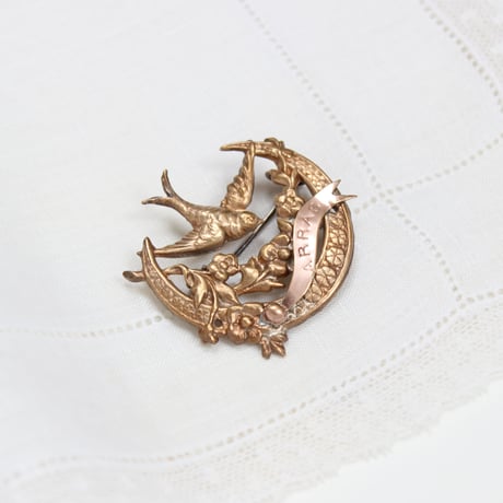swallow and crescent brooch *arras