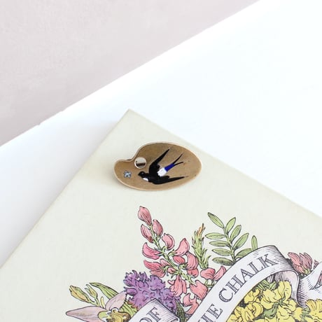 paint palette brooch *swallow