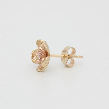 flower earrings *9ct gold & diamond