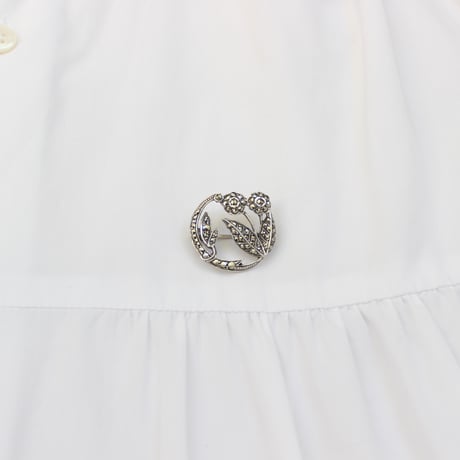 floral brooch *marcasite