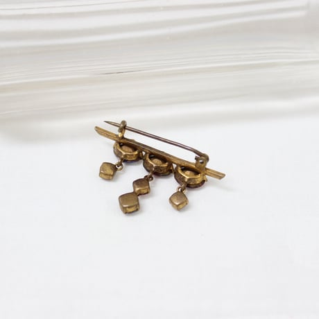 iris glass brooch *bar_b