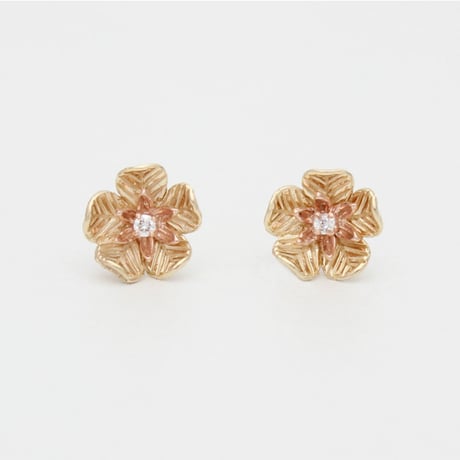 flower earrings *9ct gold & diamond