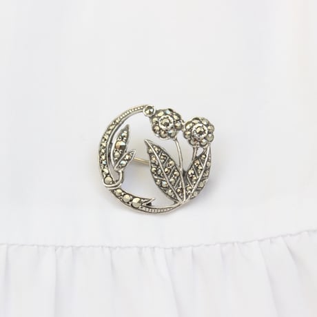 floral brooch *marcasite