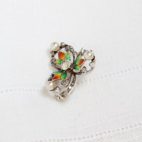 clover brooch *enamel & pearl