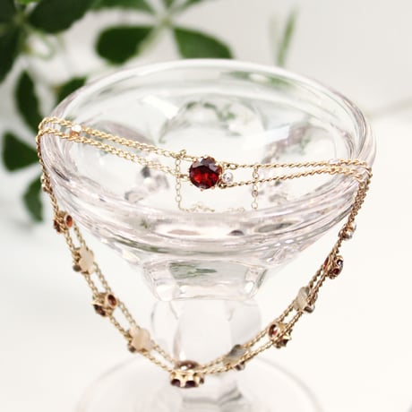 floral bracelet *garnet & diamond