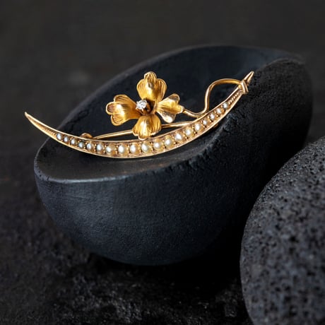 flower and crescent brooch *10ct gold, diamond & pearl