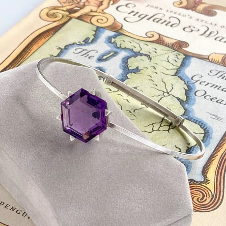 hexagonal amethyst solitaire bangle