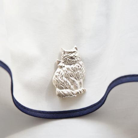 cat brooch