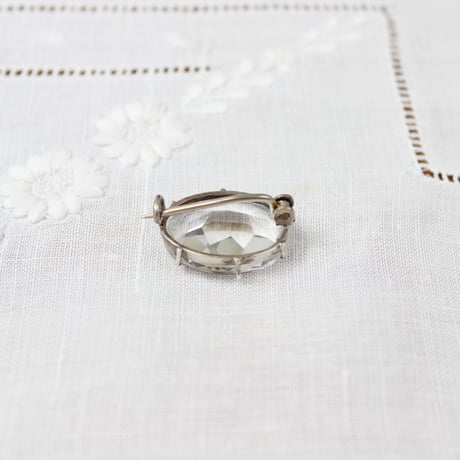 quartz lace pin *oval