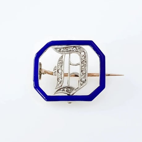 alphabet D brooch *diamond and enamel