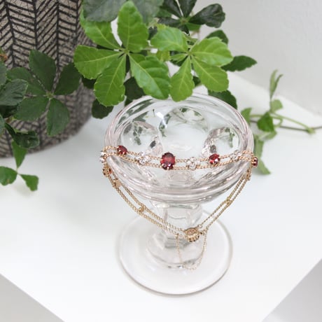 floral bracelet *garnet & diamond