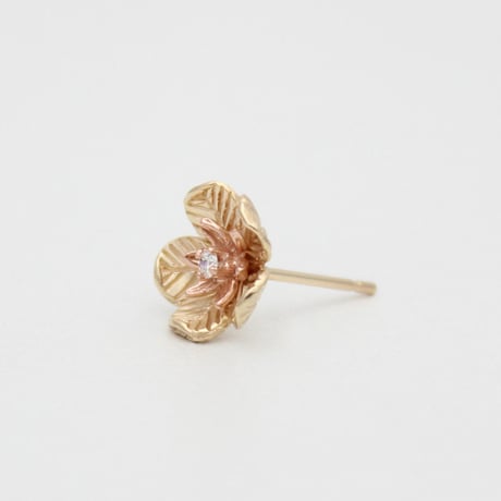 flower earrings *9ct gold & diamond