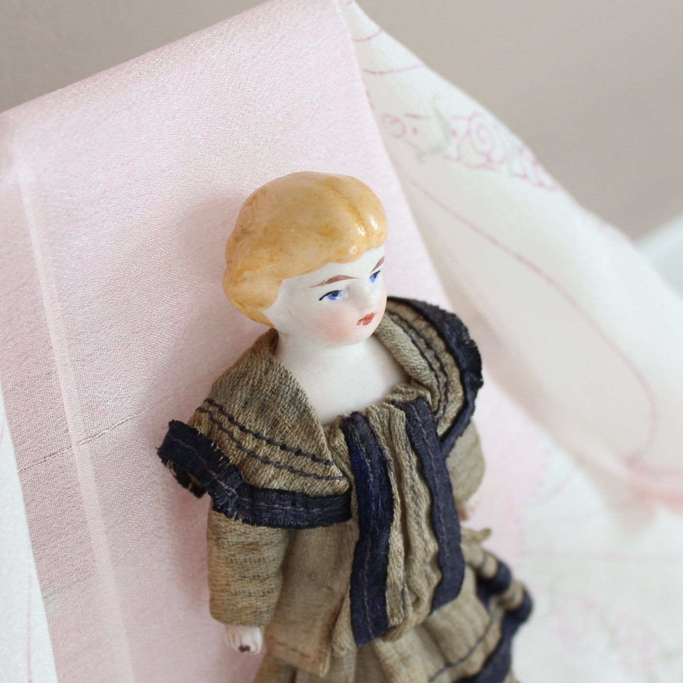 ドイツ製　アンティークドール german miniature doll set *twins & two tiny dol