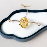 oval citrine brooch *9ct gold