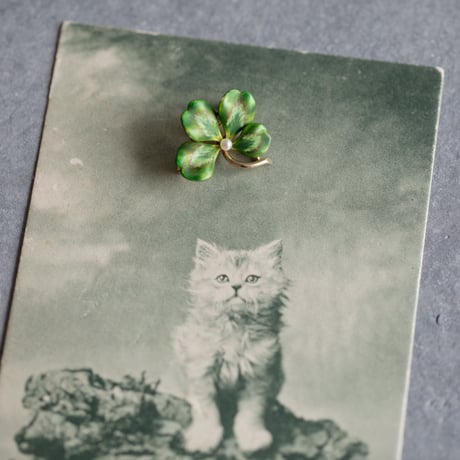 art nouveau enamel clover brooch *gold & pearl